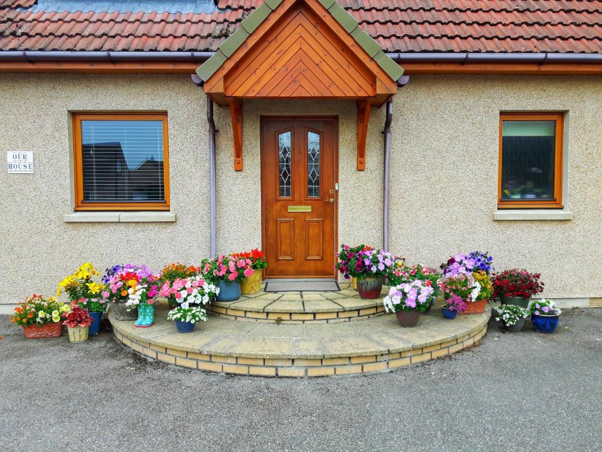 Auldearn Our House Bed & Breakfast エクステリア 写真